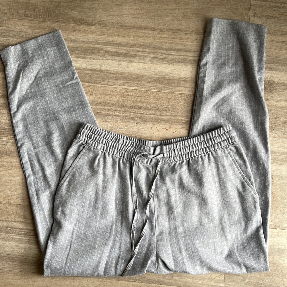 **size 6, stretchy H&M joggers**